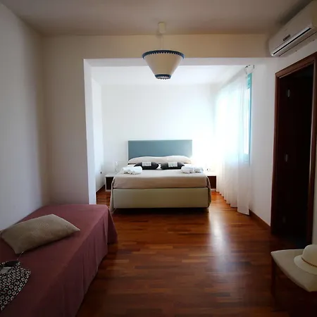 Usciglio Oda ve Kahvaltı Sanarica